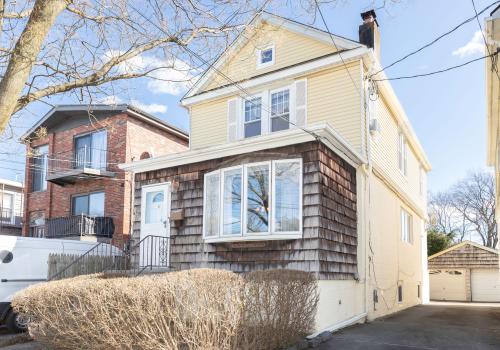 100 Marine Street, City Island